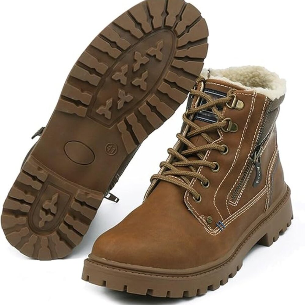 Men's Mid-Top Winter Snow Waterproof boots. brand new.